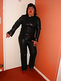 Black_leather_cat_suit_from_a_freind (2/19)