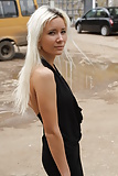 Russian_blond_girl_outdoor_flashing (2/75)