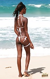 Very_Skinny_Hot_Ebony_on_the_Beach (21/89)