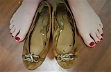 Womens_well_worn_and_soiled_shoes (2/8)