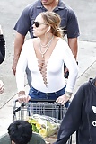 Mariah_Carey_On_The_Street_Wearing_Blue_Jeans_ (2/7)