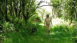 Walking_naked_in_the_woods (6/12)