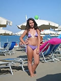 Italians_teens_dressed_bikini_-_Petites_salopes_italiennes (16/27)