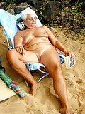 granny_at_the_beach_2 (9/13)