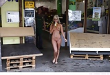 shopping_in_the_nude_lovely_naked_females (3/38)