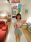 Friend s_chinese_wife_flashing_in_public (2/7)