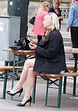 Candid_tights_pantyhose_stockings_in_public_-_3 (7/98)
