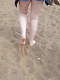 Teen_with_big_tits_beach_feet _soles _stretch _toes (15/20)