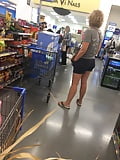 Big booty Walmart milf (17)