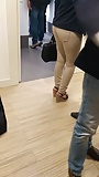 MILF_Awesome_legs_and_ass (1/7)