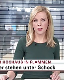 German_cute_blonde_tv_moderator (6/19)