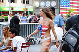 Topless bodypainted on Times Square (53)