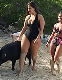  Ashley Graham (IG)  vacation in Bahamas 10-25-17 (3)