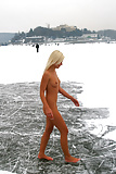 Lucie_nude_in_winter _cold_weather_is_just_fun (12/16)