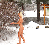 Lucie_nude_in_winter _cold_weather_is_just_fun (6/16)