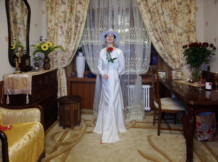 In_Wedding_Dress_and_White_Hat (15/53)