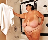 Huge_Tits_SSBBW_in_the_Shower (19/59)