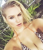 Sexy_blonde_big_selfie_collection (8/72)