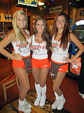 Hooters_Girls_Left_Middle_Right_What_One_Would_You_Fuck (10/14)