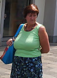 Nice_Big_Busty_Candid_Mature_in_Green (2/11)