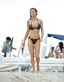 Joana_Krupa_bikini_Miami_beach_7-11-17 (20/34)