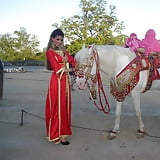 Beurettes en talon  Arabian Girls in High Heels  (10/44)