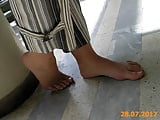 Russian_barefoot_girl_posing_for_me (25/83)