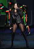 Fergie_in_prostitute_thigh-high_boots (2/12)