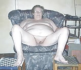 Gran_granny_mature_spreading_thier_legs_and_pussies (4/31)