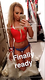Amazing_blondes_tight_body_selfies (23/59)