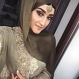 Sexy_Hijabi_Bitch_Sultana_from_Essex (18/36)