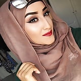 Sexy_Hijabi_Bitch_Sultana_from_Essex (2/36)