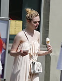_Elle_Fanning_O_A_NY_we_all_scream_for_Ice_cream_8-27-17 (12/25)