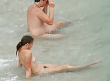 Teen nudist at the sea (1/4)