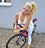 hot_girls_on_bike (8/33)
