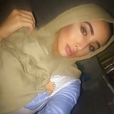 Sexy_Beautiful_Moroccan_Arab_Hijabi_Blowjob_Face (20/23)
