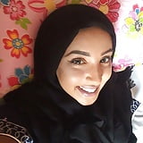 Sexy_Beautiful_Moroccan_Arab_Hijabi_Blowjob_Face (3/23)