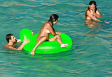 Nude_youngsters_have_fun_at_the_sea (13/20)