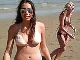 Holiday_amateur_topless_beach_9 (1/7)