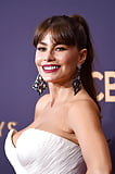 Sofia_Vergara s_Huge_Tits_At_Emmy_Awards (3/5)