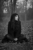 Embrace_the_Dark_Gothic_lifestyle-_Dark_beauties (19/21)
