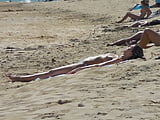 French_girl_topless_tanning (3/3)