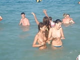 Great_teen_topless_on_beach (12/22)