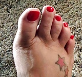 Painted toes for cum tribute foot fetish (2)