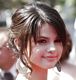 Selena Gomez (43)