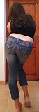 Cosplay_girl_in_several_trousers_Maedchen_in_Hosen (23/50)