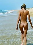 Nudist_beach_girl (8/23)