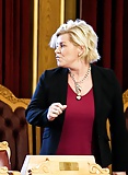 This is why I worship conservative Siv Jensen (17/46)
