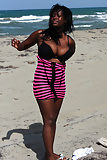 Big_Titties_at_the_Beach (18/40)