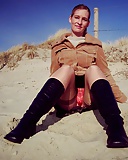 Hot_wife_stocking_upskirt_at_beach (9/11)